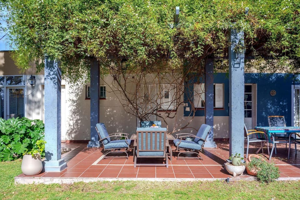 Patio, Day, Garden, Seating area, Garden view
