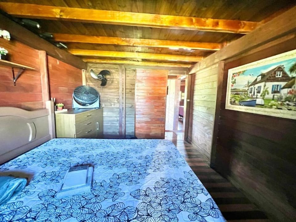 CASA RÚSTICA MAR em BOMBINHAS House in Porto Belo