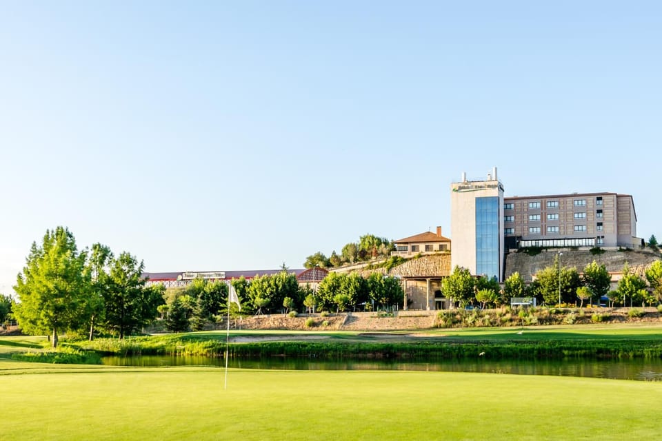 Property building, Day, Golfcourse