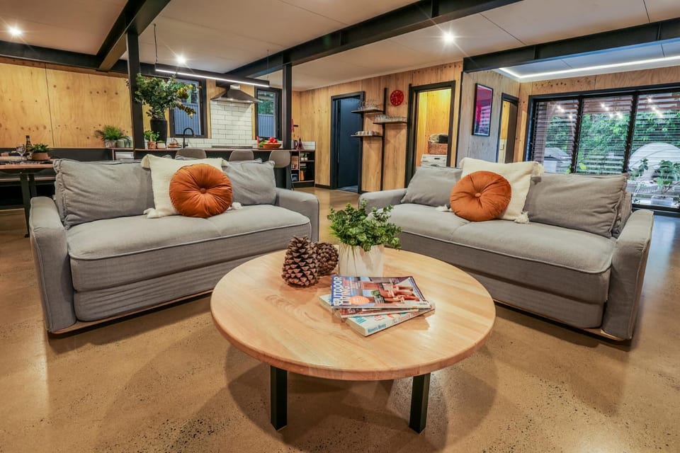 Kitchen or kitchenette, Living room, Seating area
