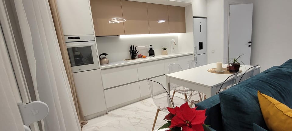 Kitchen or kitchenette, pet friendly, stove