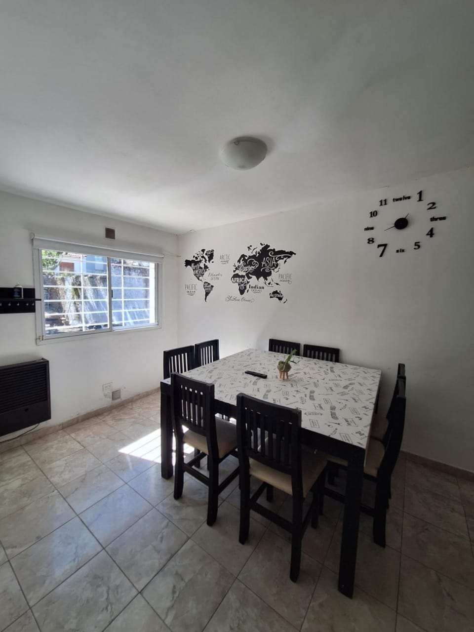 TV and multimedia, Living room, Seating area, Dining area