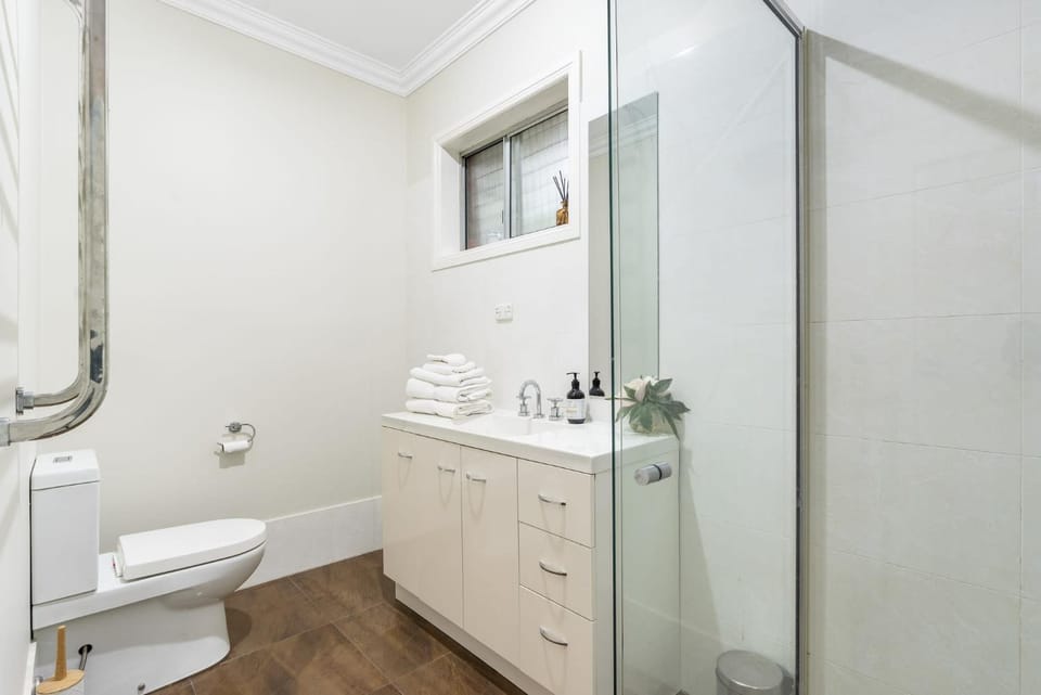 105A Sale St STYLISH IN THE HEART OF ORANGE House in Orange