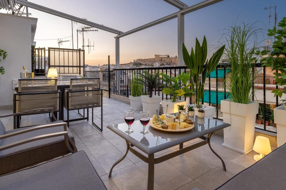 Patio, View (from property/room), Balcony/Terrace, Food and drinks, Seating area, Drinks