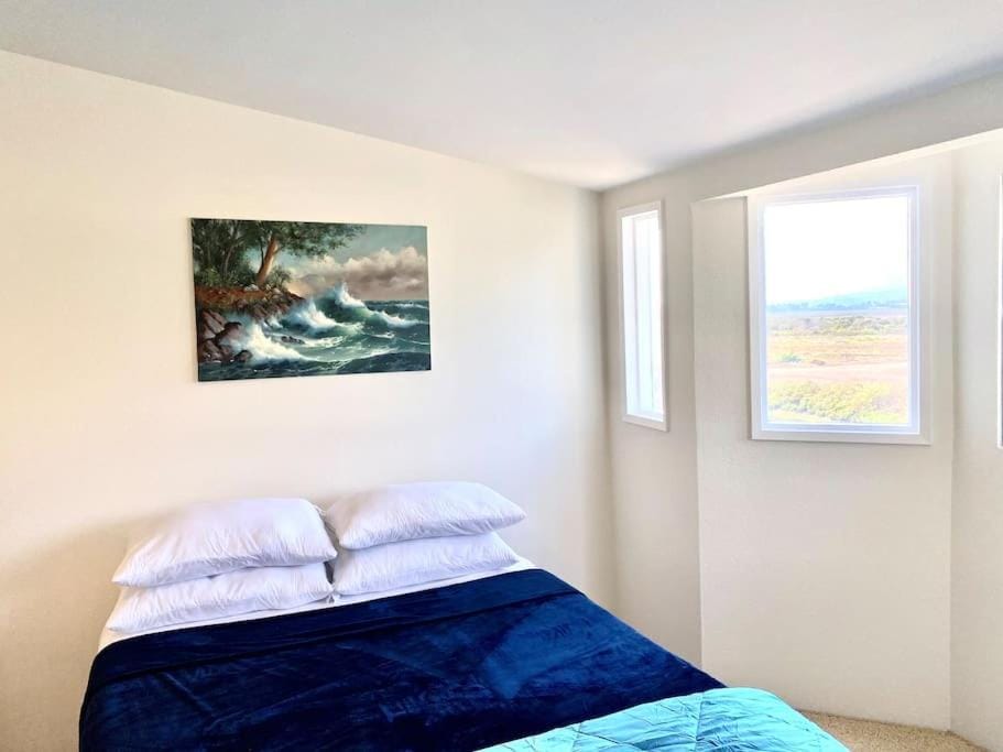 Modern & Cozy Gem ~ Walk to the Beach ~ Queen Beds Apartment in Carpinteria