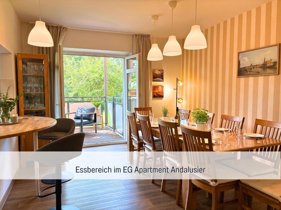 Balcony/Terrace, Living room, Seating area, Dining area, Garden view, heating, internet