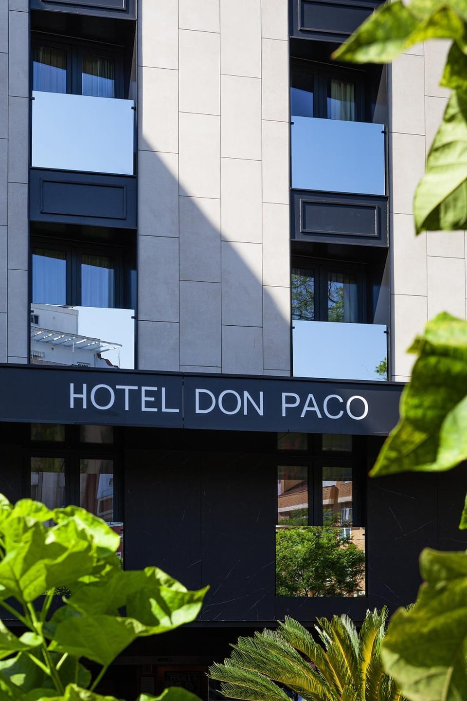 Property building, Facade/entrance