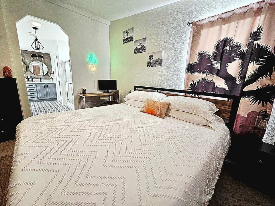 Bed, Bedroom