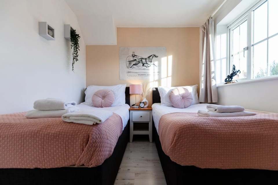 Chichester retreat house with free parking House in Chichester