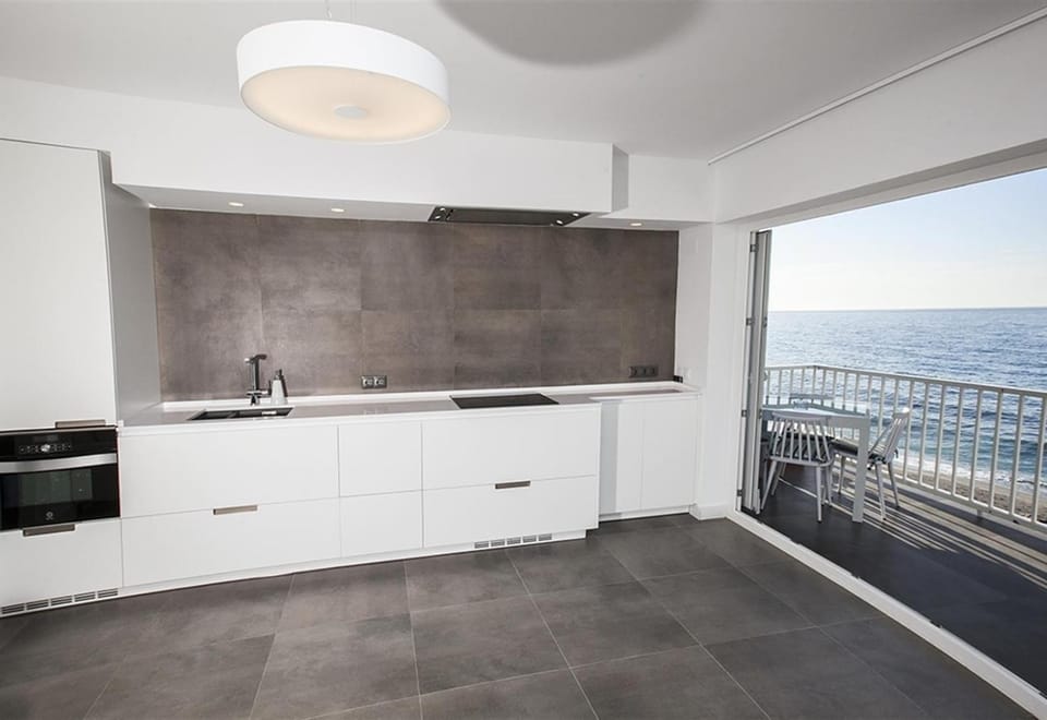 Property building, Kitchen or kitchenette, Living room