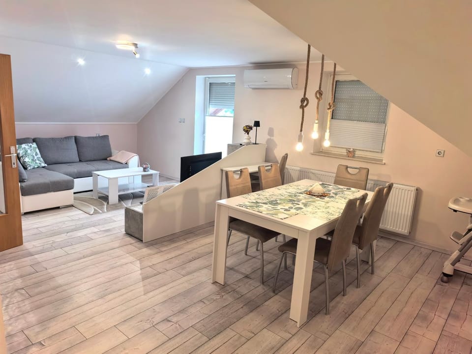Property building, TV and multimedia, Living room, Dining area
