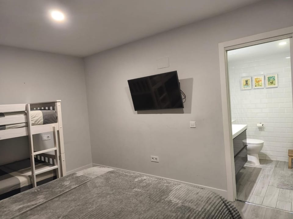 Duplex Acogedor Maria 130mq cerca Aeropuerto-Ifema Apartment in San Sebastián de los Reyes