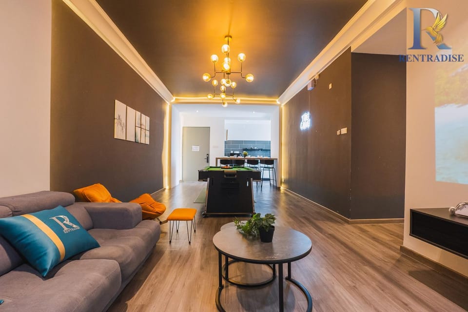 Living room, Seating area