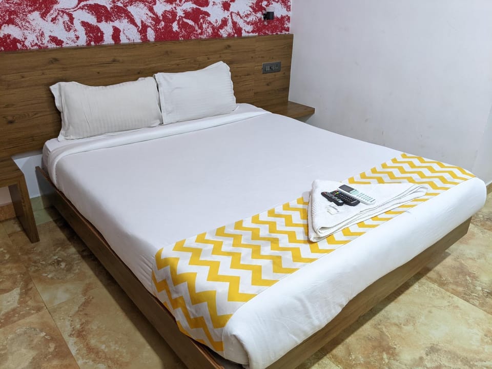 Bed, towels