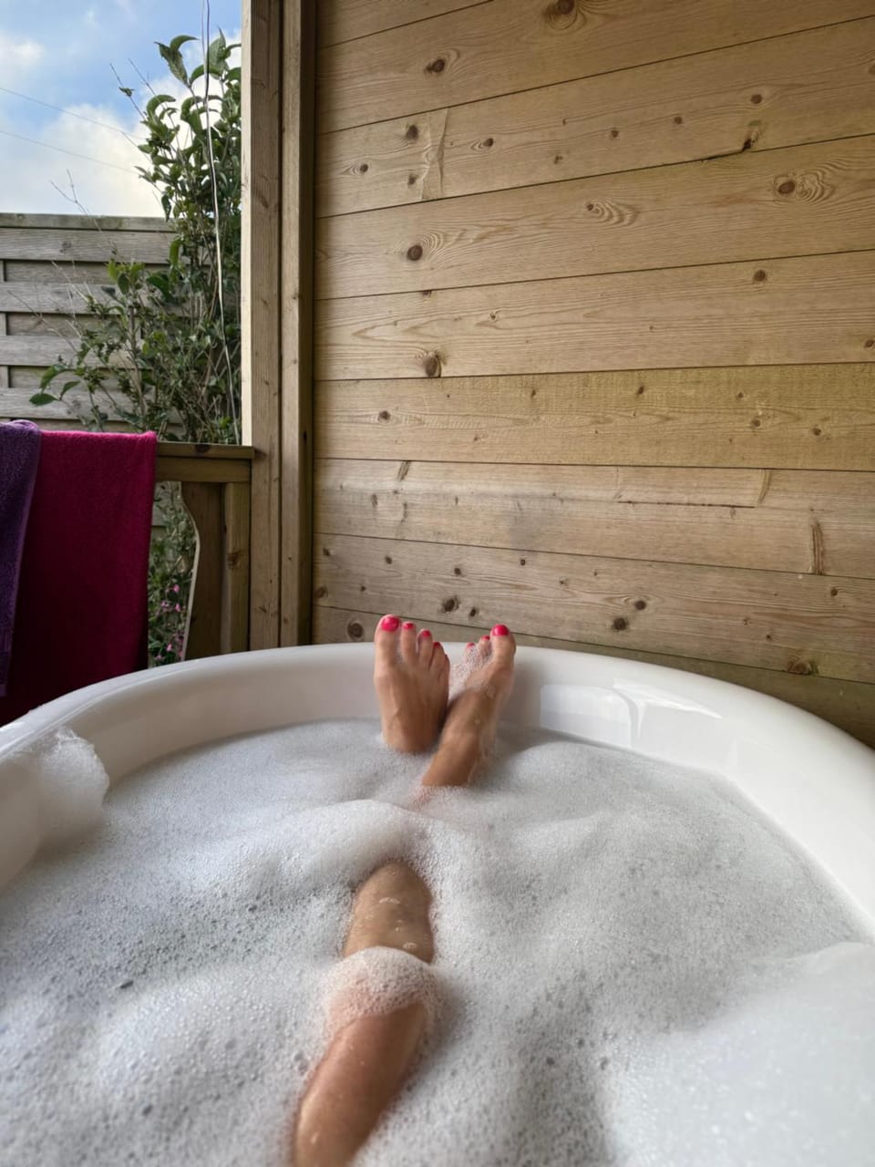 WildView Cosy Glamping with Outdoor Bath and stunning scenery House in England