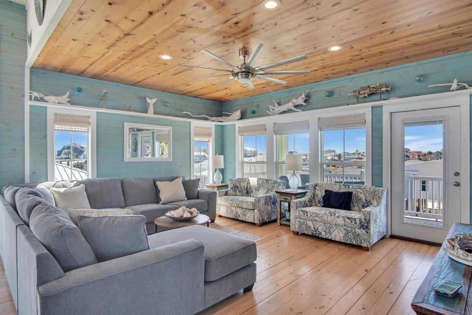 Living room, Seating area, furniture, air conditioner