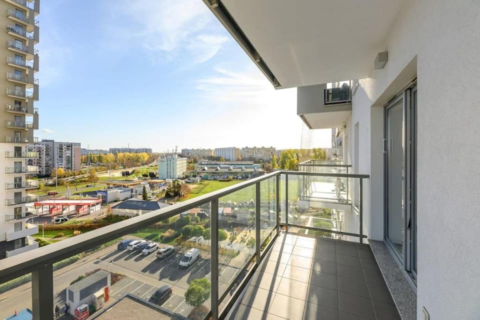 Property building, Off site, Day, View (from property/room), Balcony/Terrace, City view, Area and facilities, Area and facilities