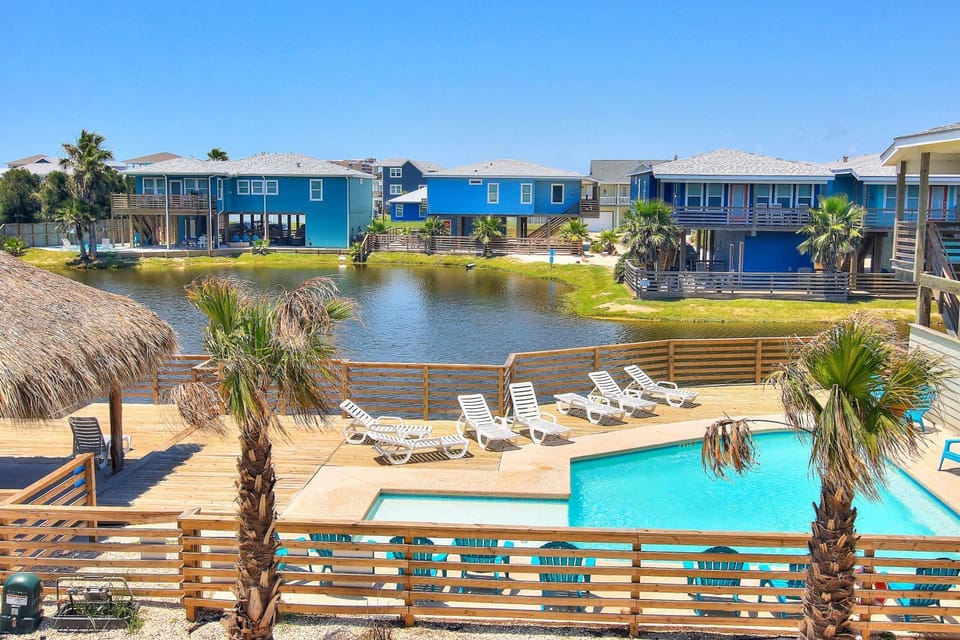 Property building, Natural landscape, Garden, Seating area, Swimming pool
