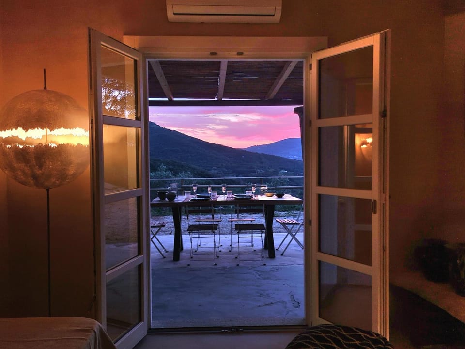 View (from property/room), Balcony/Terrace, Dining area, Mountain view, Sunset