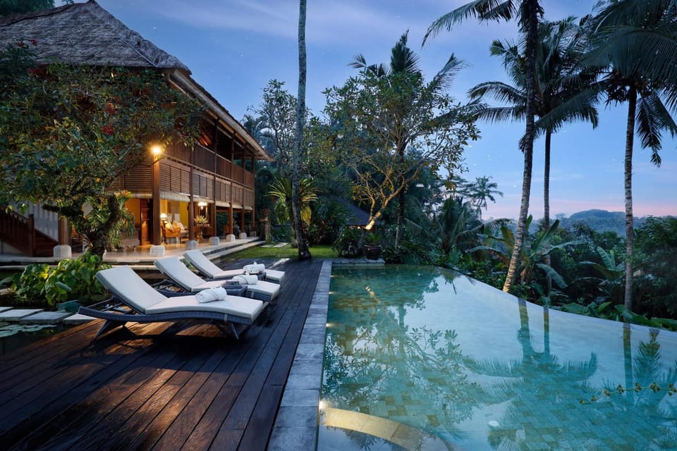 Property building, Balcony/Terrace, Swimming pool