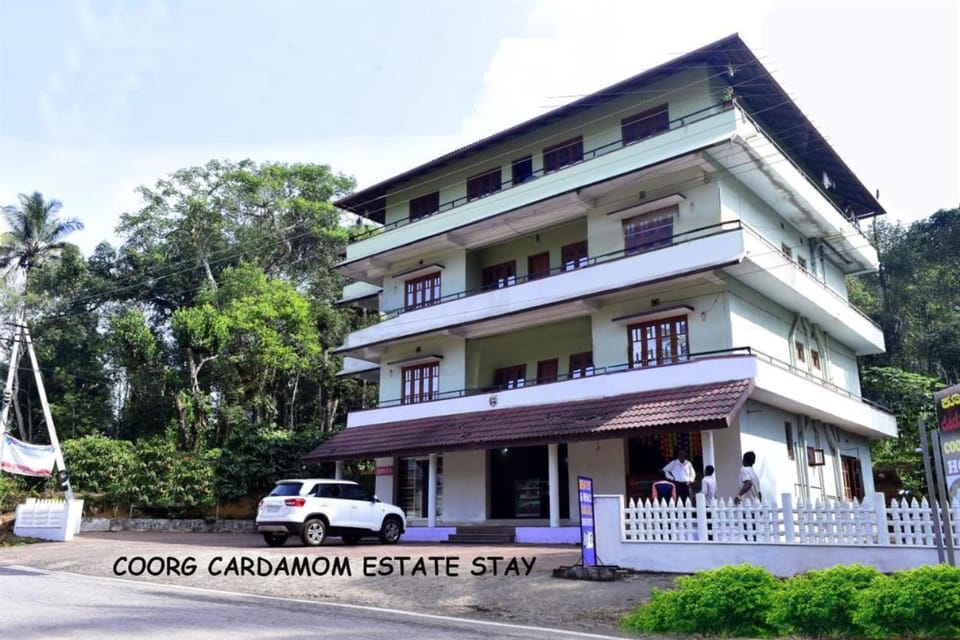 Property building, Day, Neighbourhood, Street view, Location, Parking