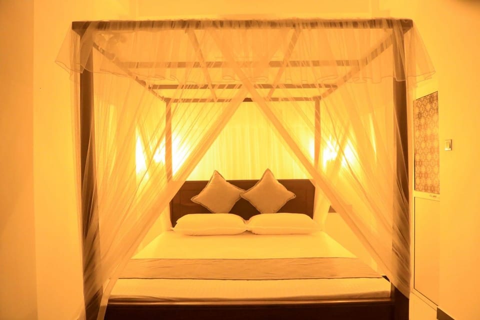 Eden Roc Guest Inn Bed and Breakfast in Mirissa