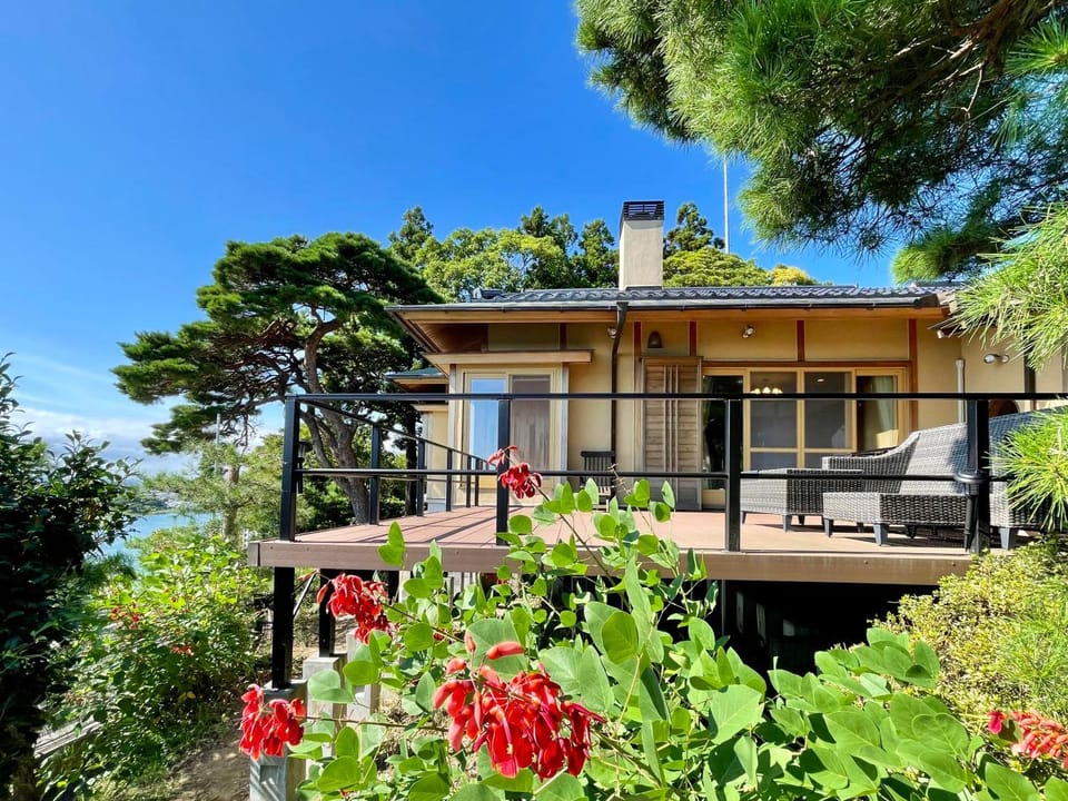 Property building, Balcony/Terrace, Balcony/Terrace