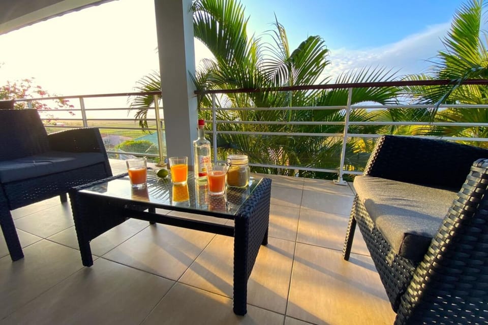 Upper Floor Villa sleeps 10 Panoramic View & Pool Villa in Martinique
