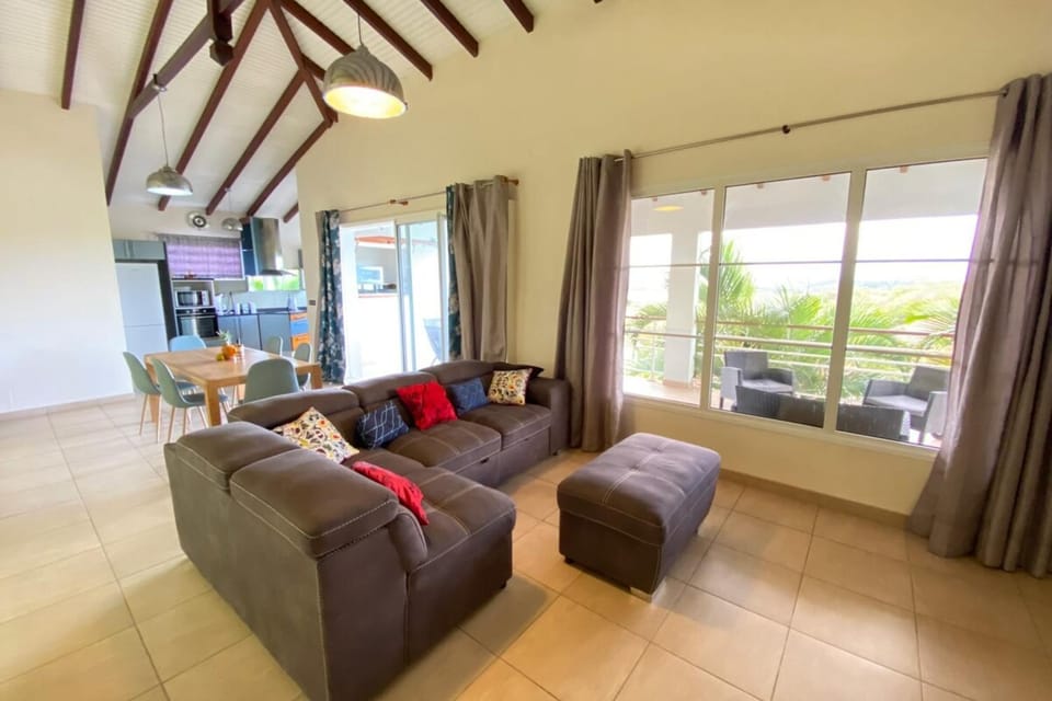 Upper Floor Villa sleeps 10 Panoramic View & Pool Villa in Martinique