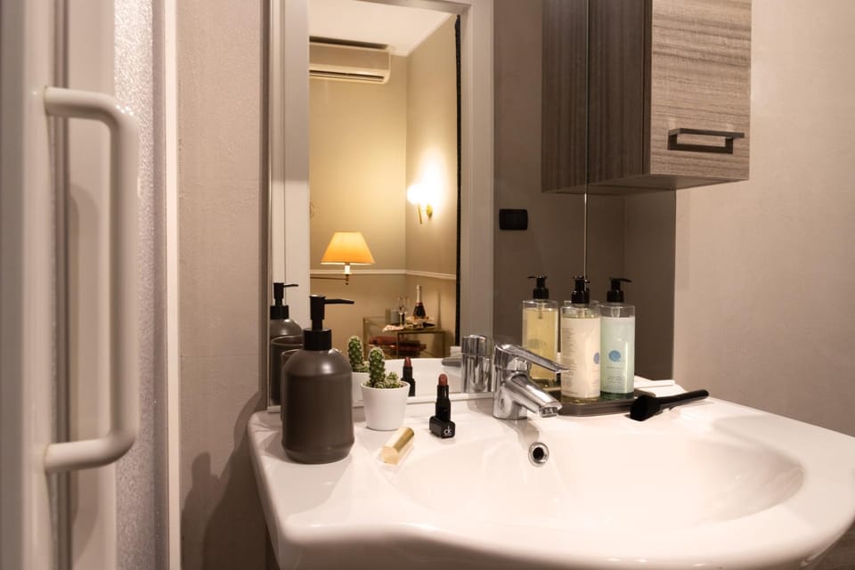 Bathroom, Bedroom