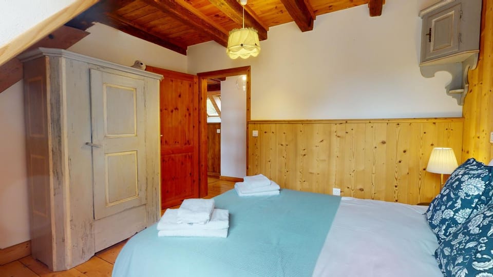 Bed, Photo of the whole room, Bedroom, wardrobe