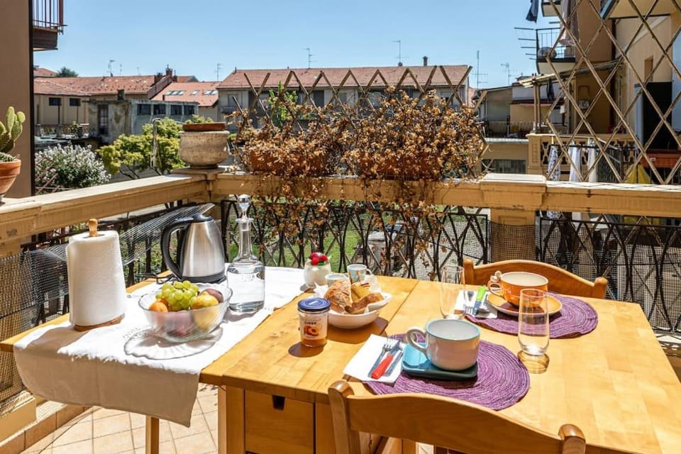 Patio, Coffee/tea facilities, View (from property/room), Balcony/Terrace, Food and drinks, Dining area, Food, Breakfast, Continental breakfast, Drinks