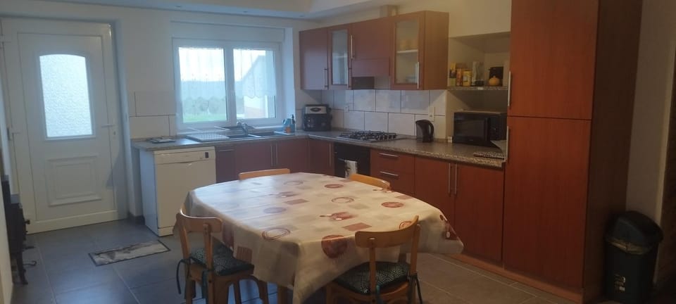 dishwasher, minibar, pet friendly, kitchen