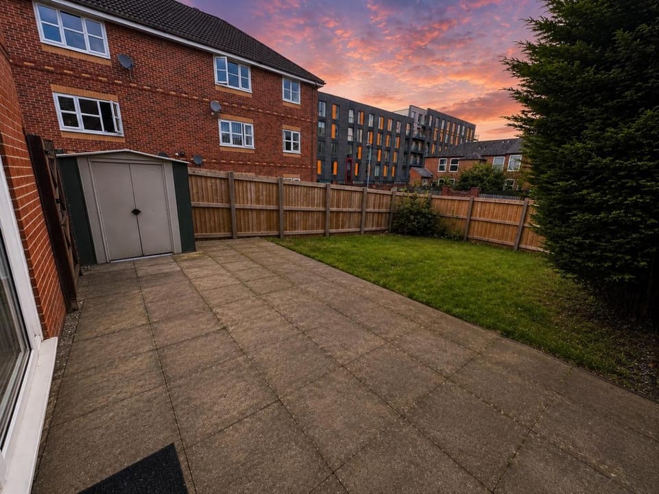 Day, Garden view