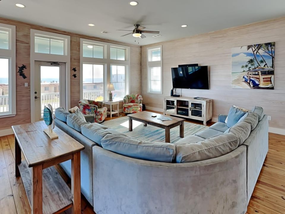 TV and multimedia, Living room, Seating area, furniture