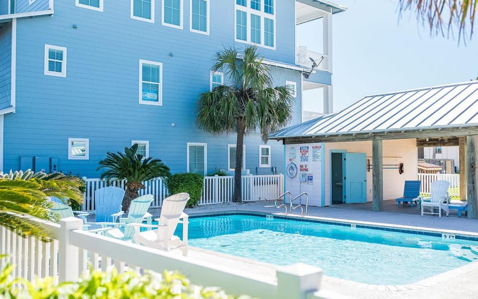 Property building, Natural landscape, Garden, Seating area, Swimming pool
