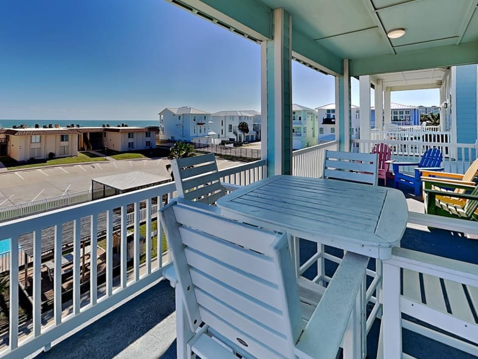 Patio, Balcony/Terrace, Seating area, Dining area, Beach, Sea view, furniture