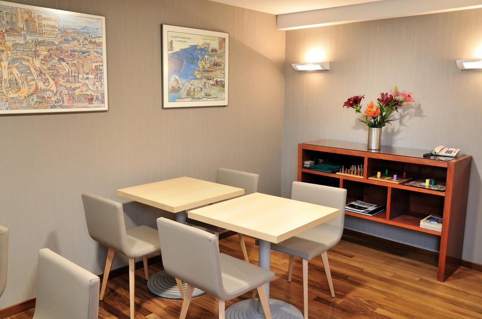 Communal lounge/ TV room, Lounge or bar, Meeting/conference room