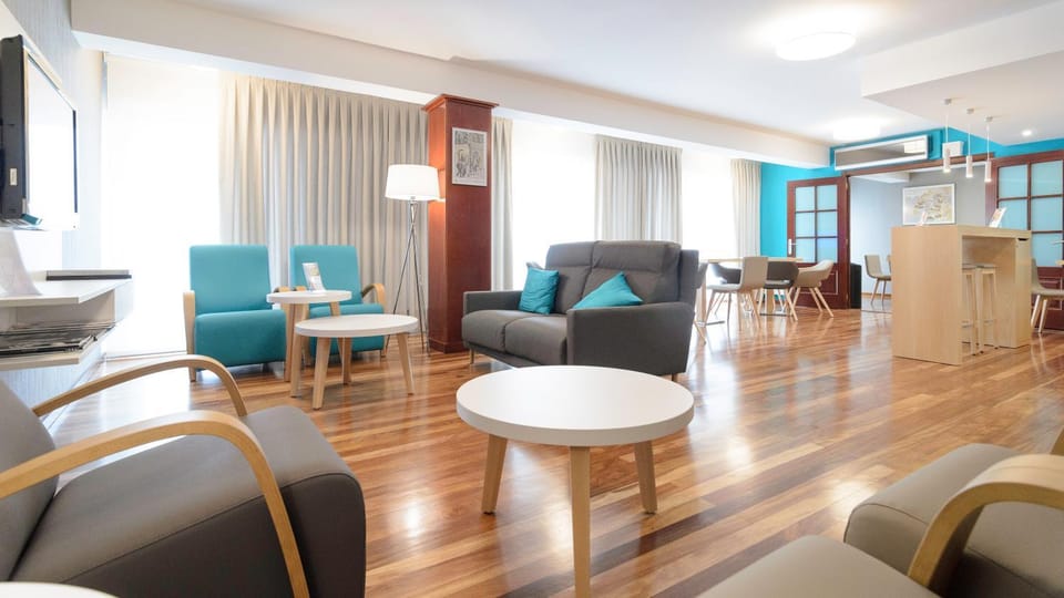 Communal lounge/ TV room, Lounge or bar