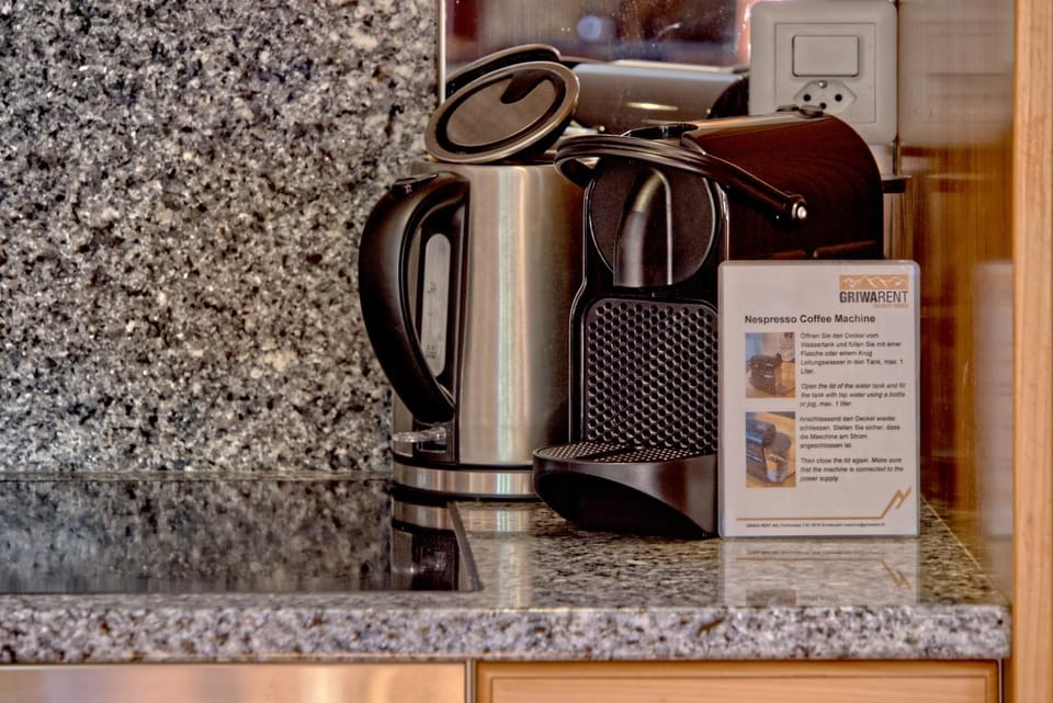 Coffee/tea facilities, Kitchen or kitchenette