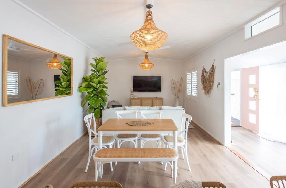 Sea Breeze Cottage - oceanstays House in Yamba