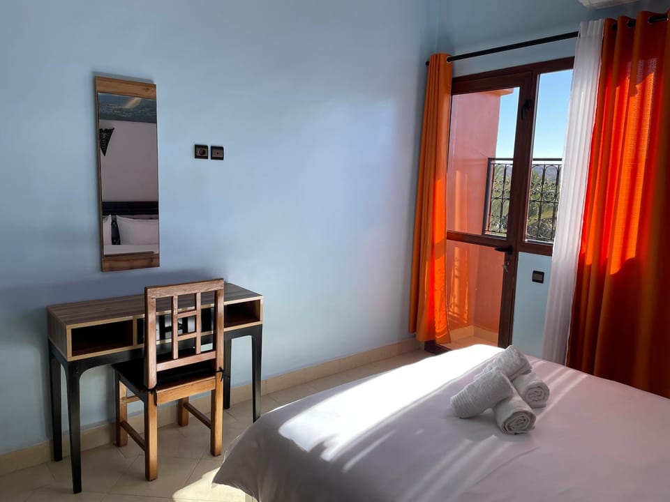 Bed, Balcony/Terrace, Bedroom