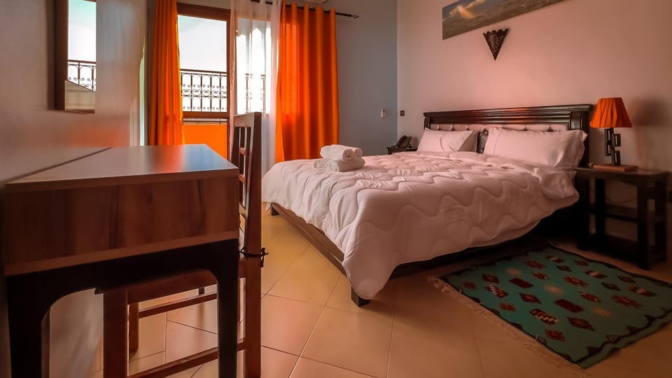 Bed, Photo of the whole room, Bedroom, hair dresser