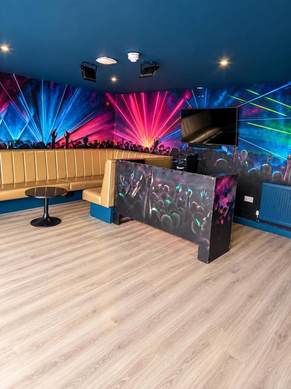 Penthouse Apartment, Sleeps 21 with terrace Apartment in Liverpool