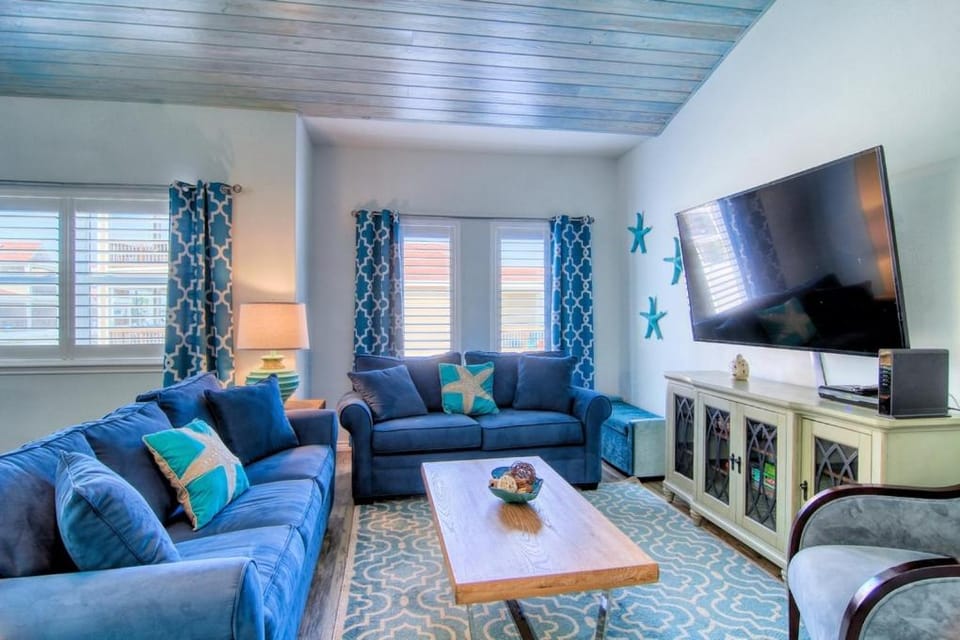 TV and multimedia, Living room, Seating area, furniture