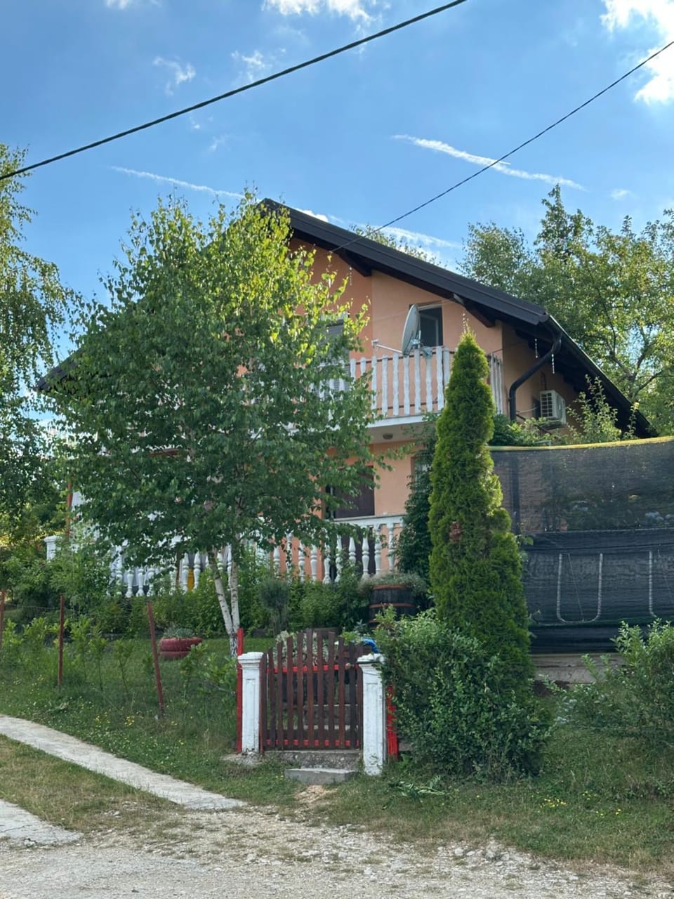 Property building, Day, Garden, Garden view