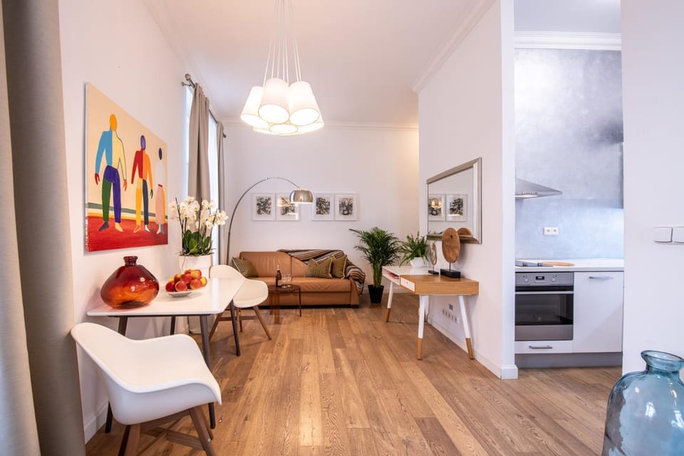 Modern Downtown APT - renovated, on ideal location Apartment in Prague
