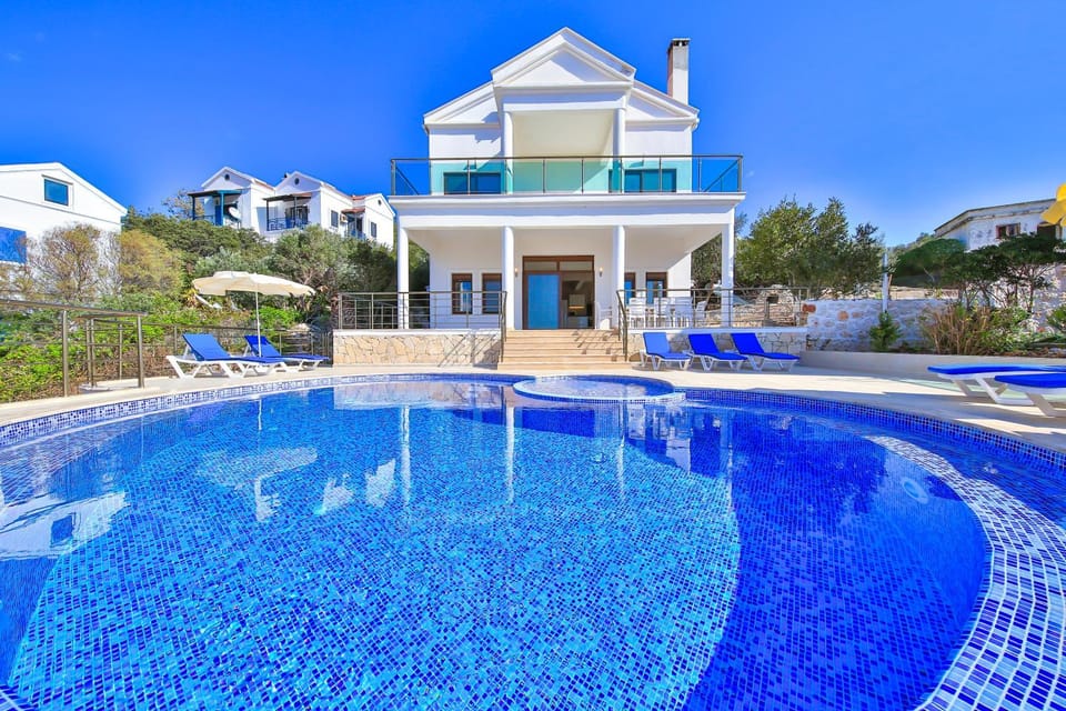 Property building, Pool view, Swimming pool, Swimming pool