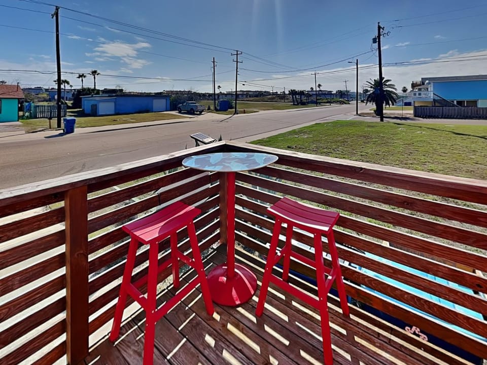 Balcony/Terrace, Seating area, Street view