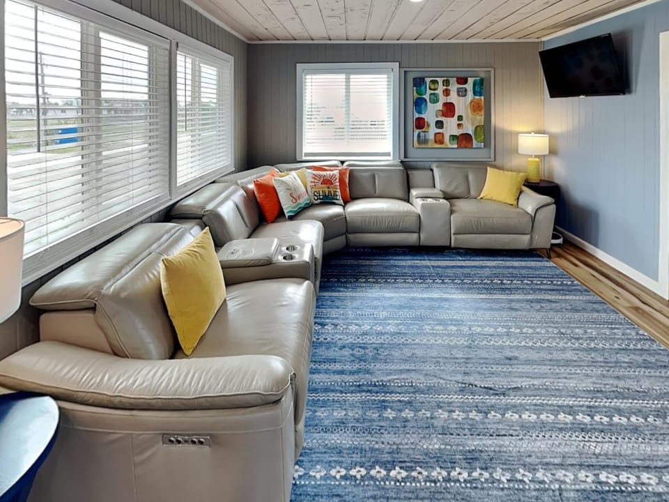 TV and multimedia, Living room, Seating area, furniture
